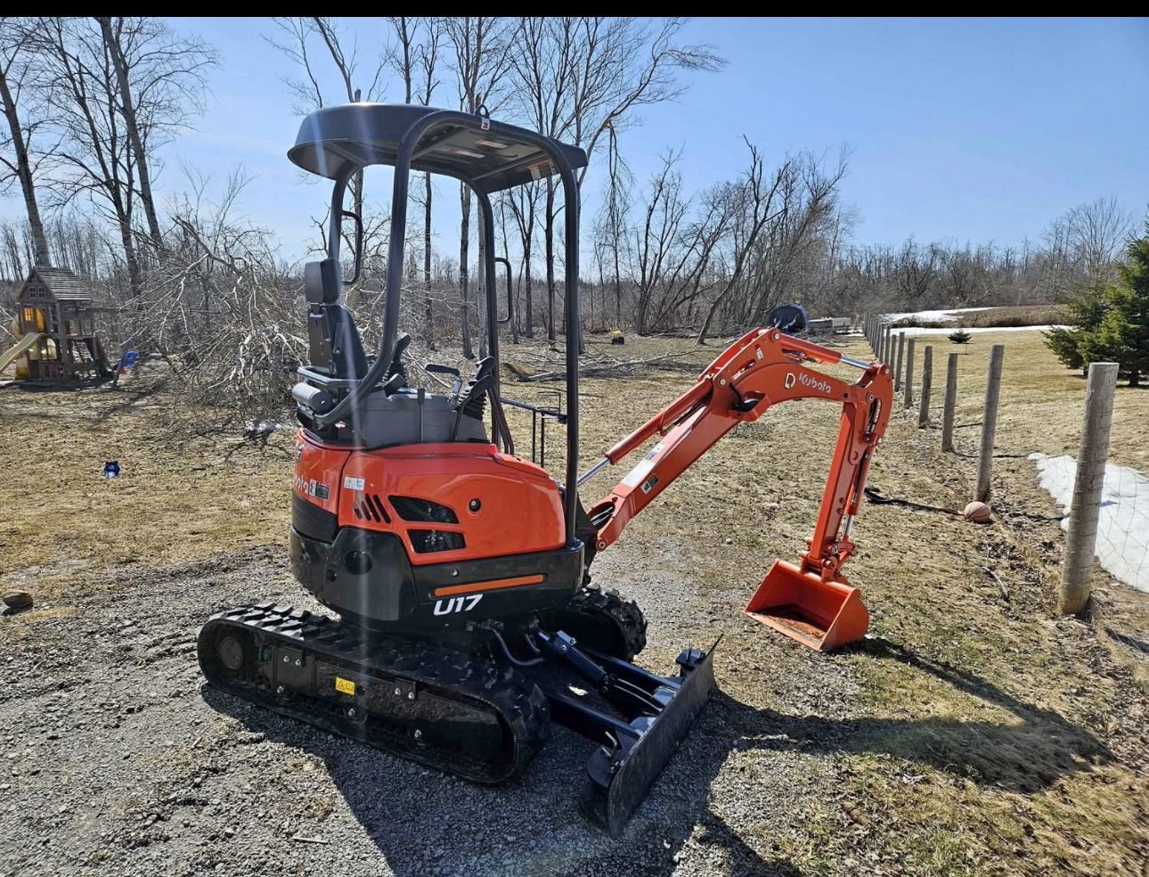 Kubota U17 Mini Excavator for rent in Georgina, Ontario